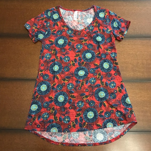 LuLaRoe Tops - LuLaRoe NWOT Floral Classic T